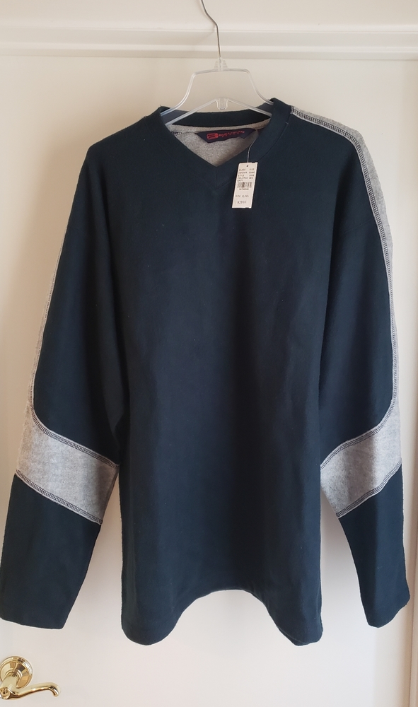 Bullhead Brand Mens V-Neck Sweater
